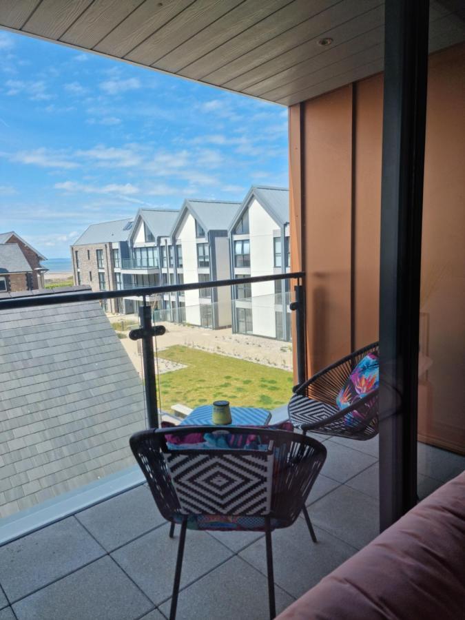 Stunning Sea View Two Bed Two Bathroom Apartment Porthcawl Exterior photo